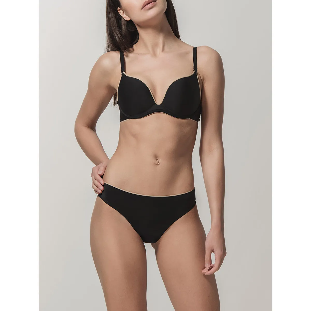 Sujetador push-up Miracle One  Splendida negro con escote