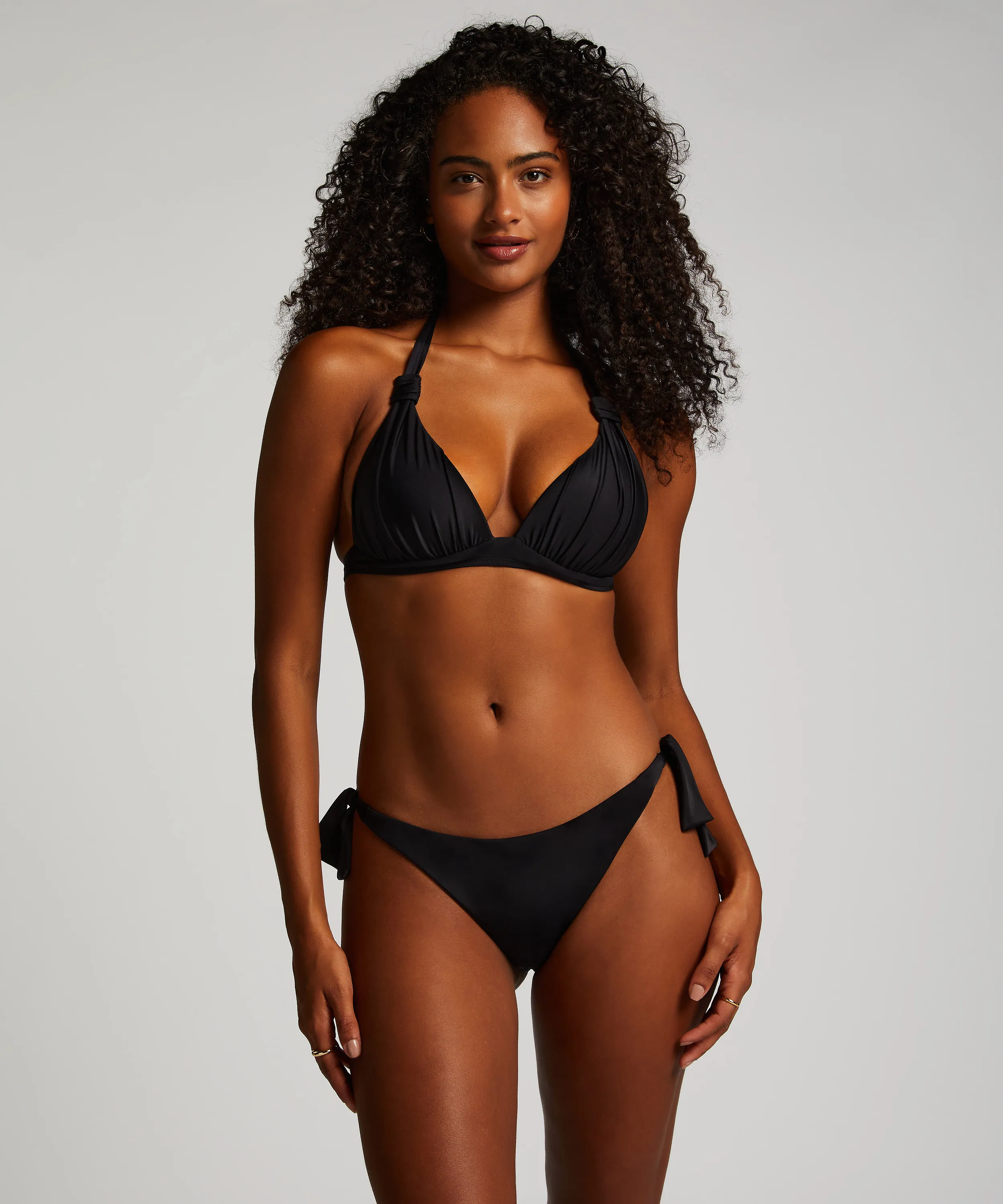 Top de bikini triangular Luxe - Negro